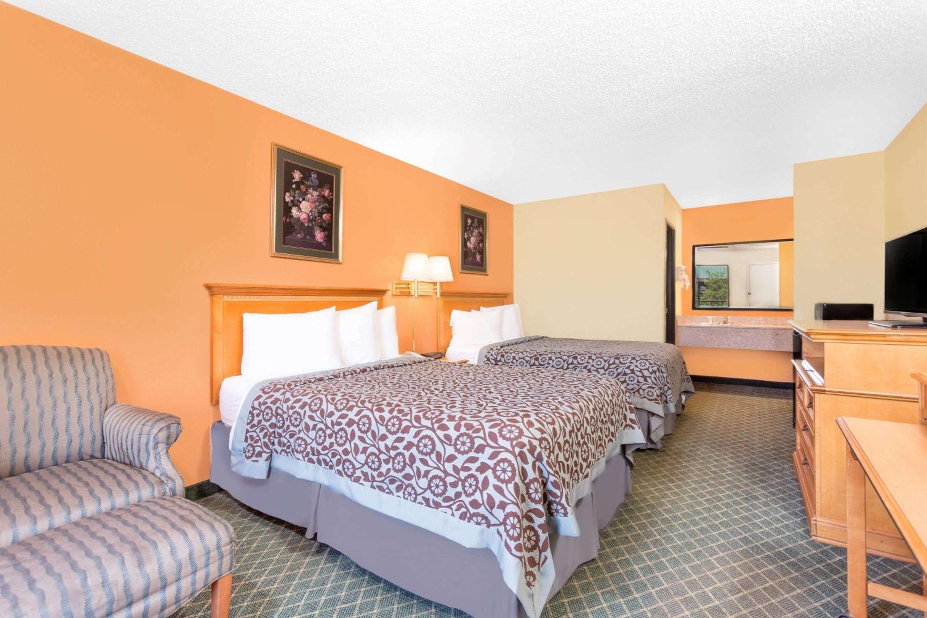 Days Inn by Wyndham Aiken - Interstate Hwy 20 view 5