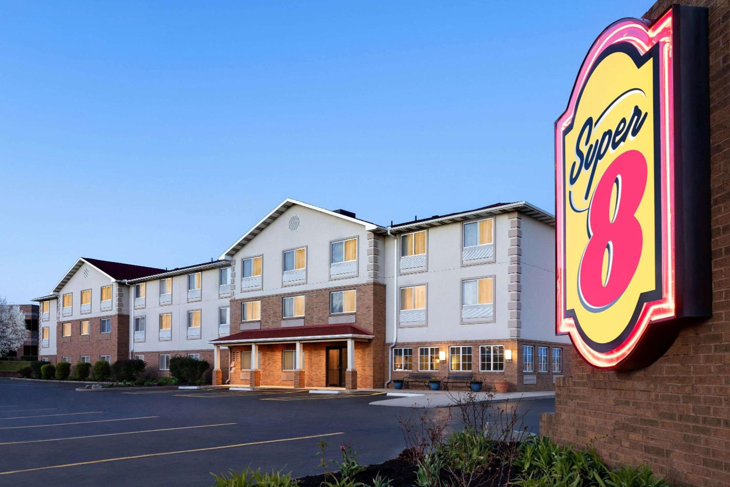 Super 8 by Wyndham Akron S/Green/Uniontown OH view 4