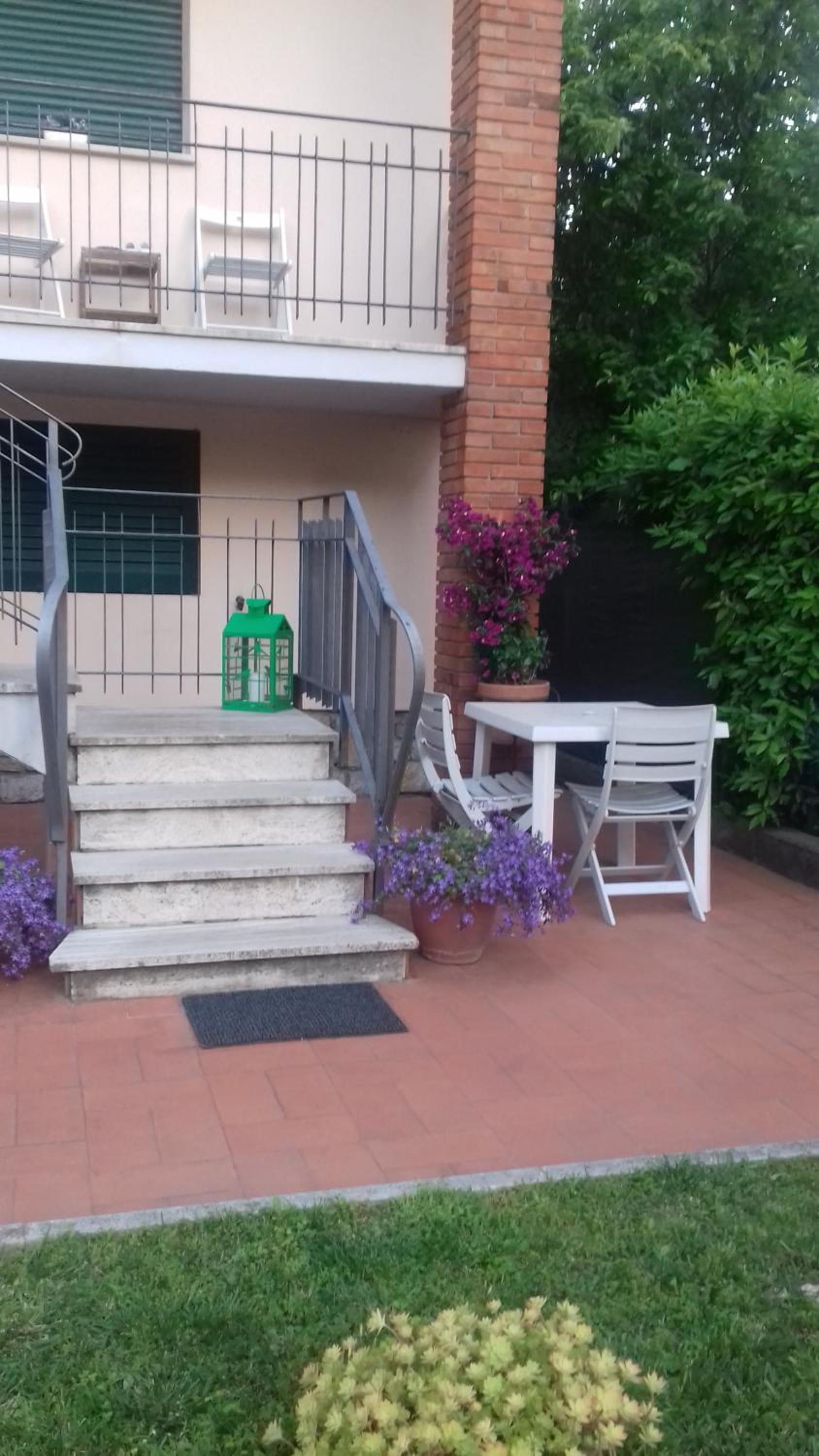 Gino's House view 5