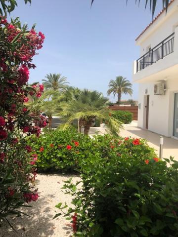 Villa Olivia, Coral Bay view 2