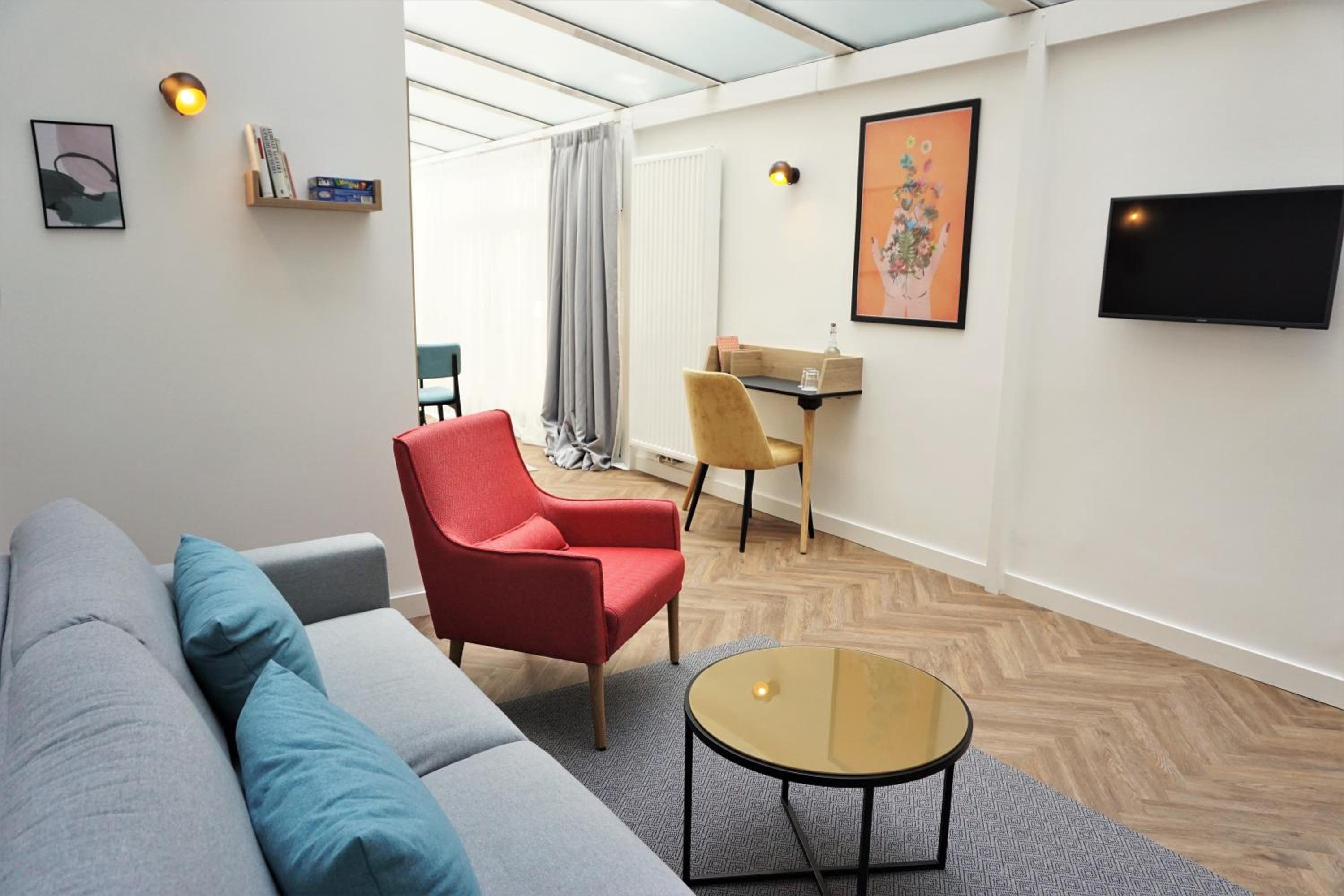 hotel room