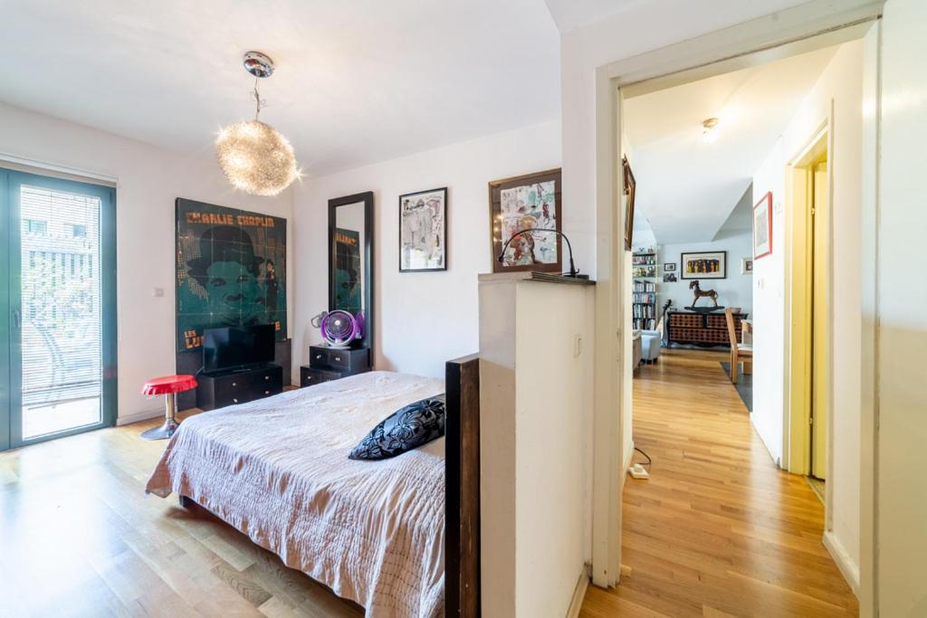 Amazing 1BR Penthouse with terrasse near Neve tzedek