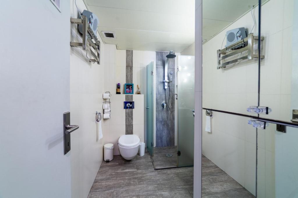 Amazing 1BR Penthouse with terrasse near Neve tzedek