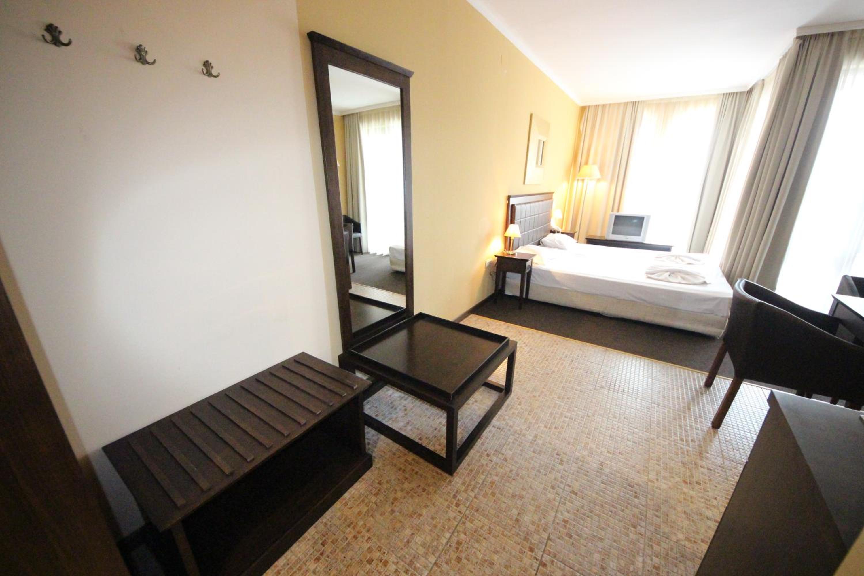 Menada Apartments in Royal Beach