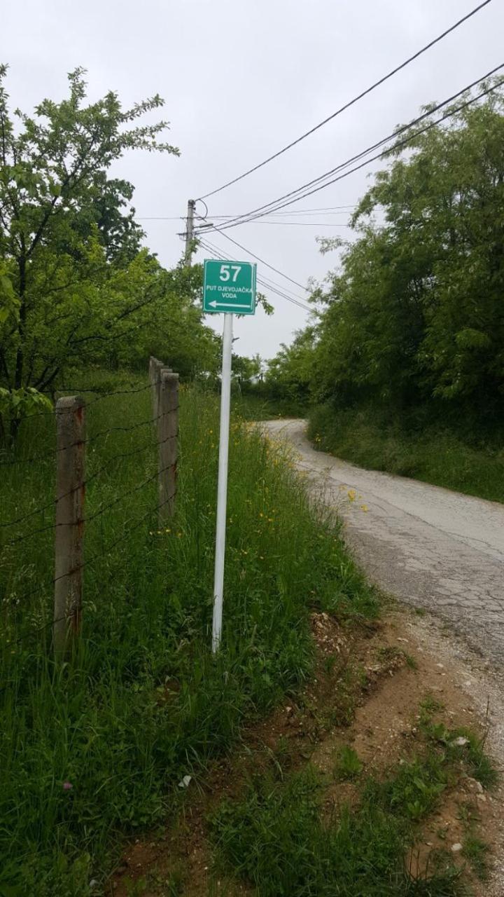 Vikendica Ahatovići