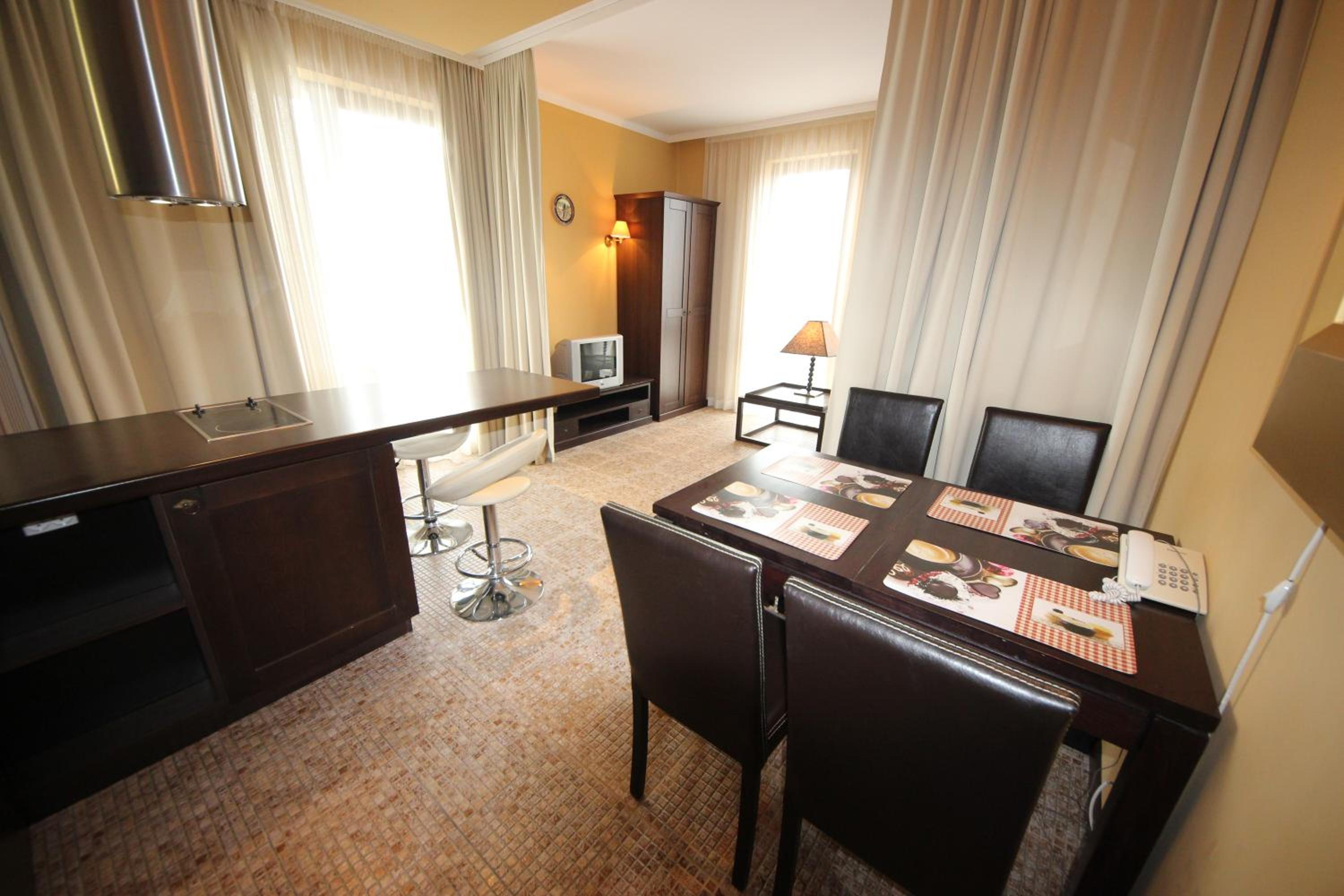Menada Apartments in Royal Beach