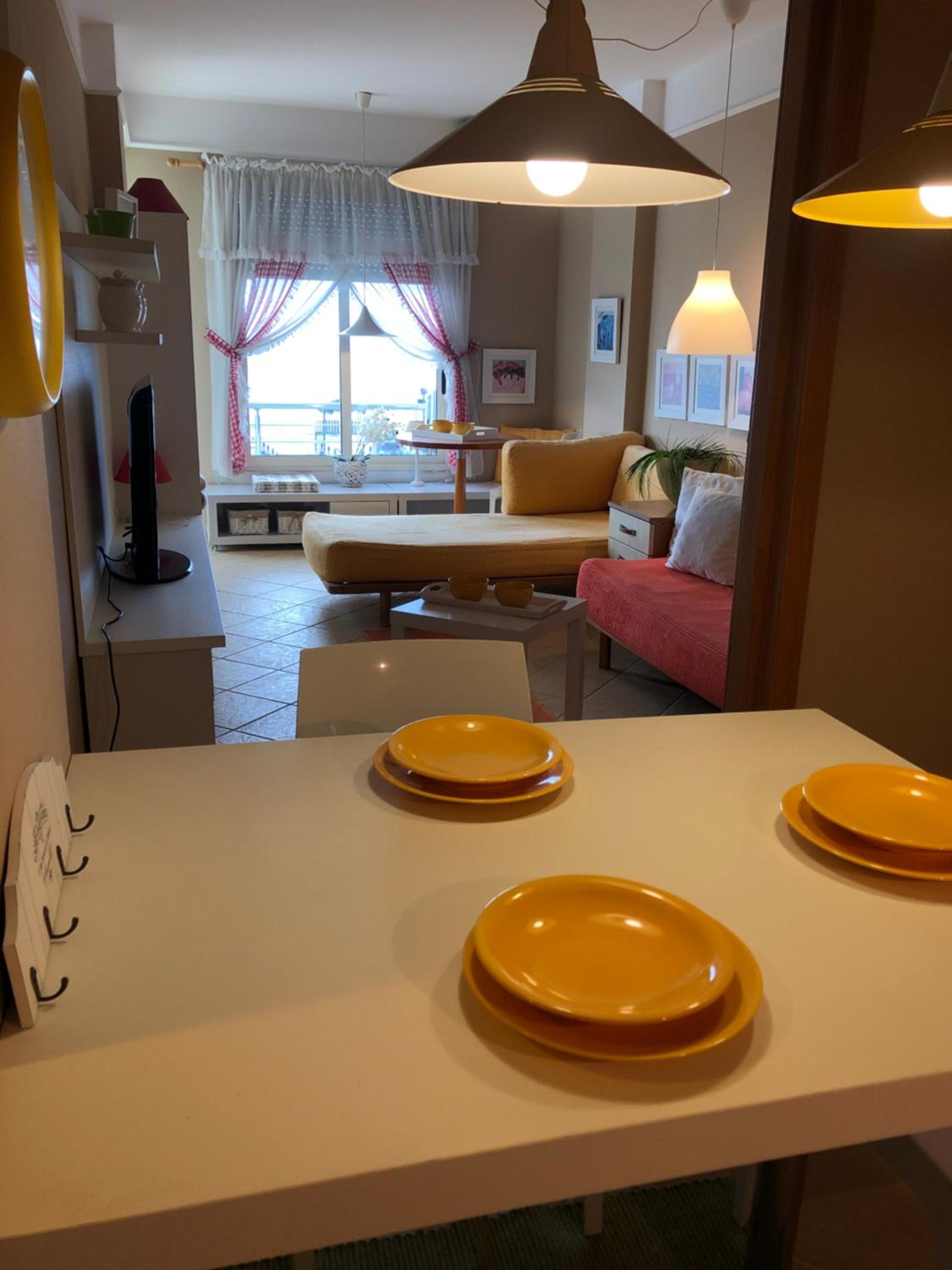Beach View! Seaside Apartment