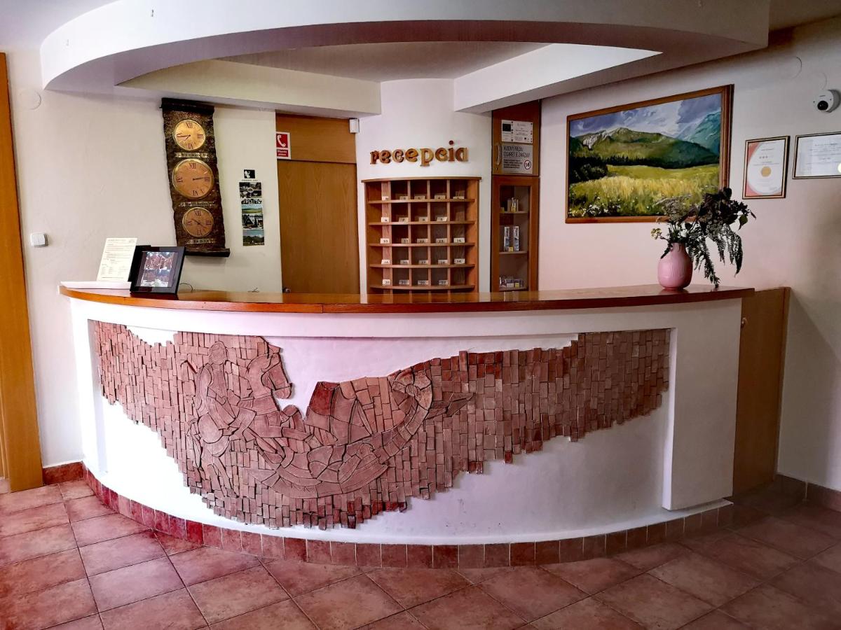 Horsky Hotel Mnich en Bobrovec — hotel reception