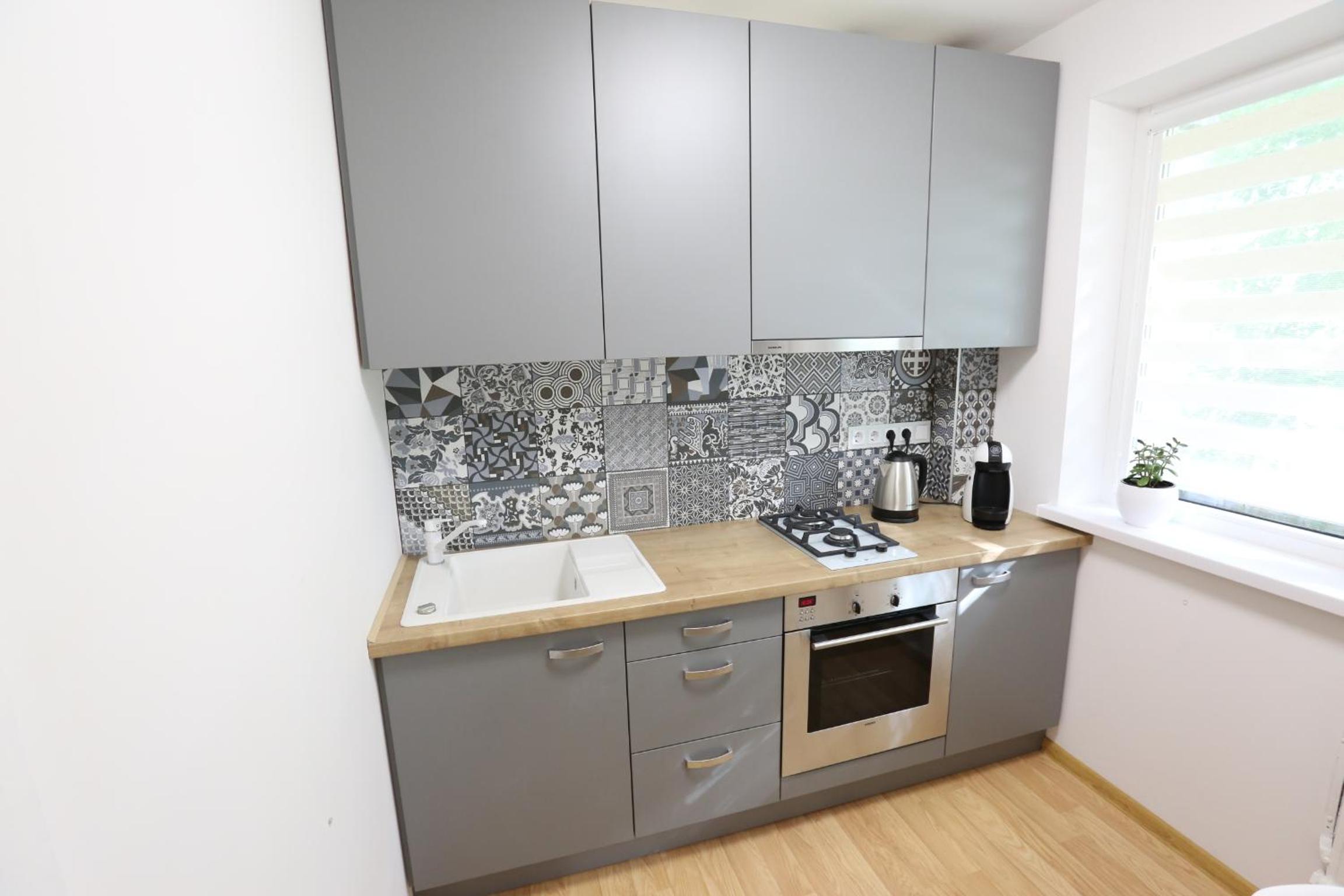 Delightful Apartment - FREE PARKING - NETFLIX view 2