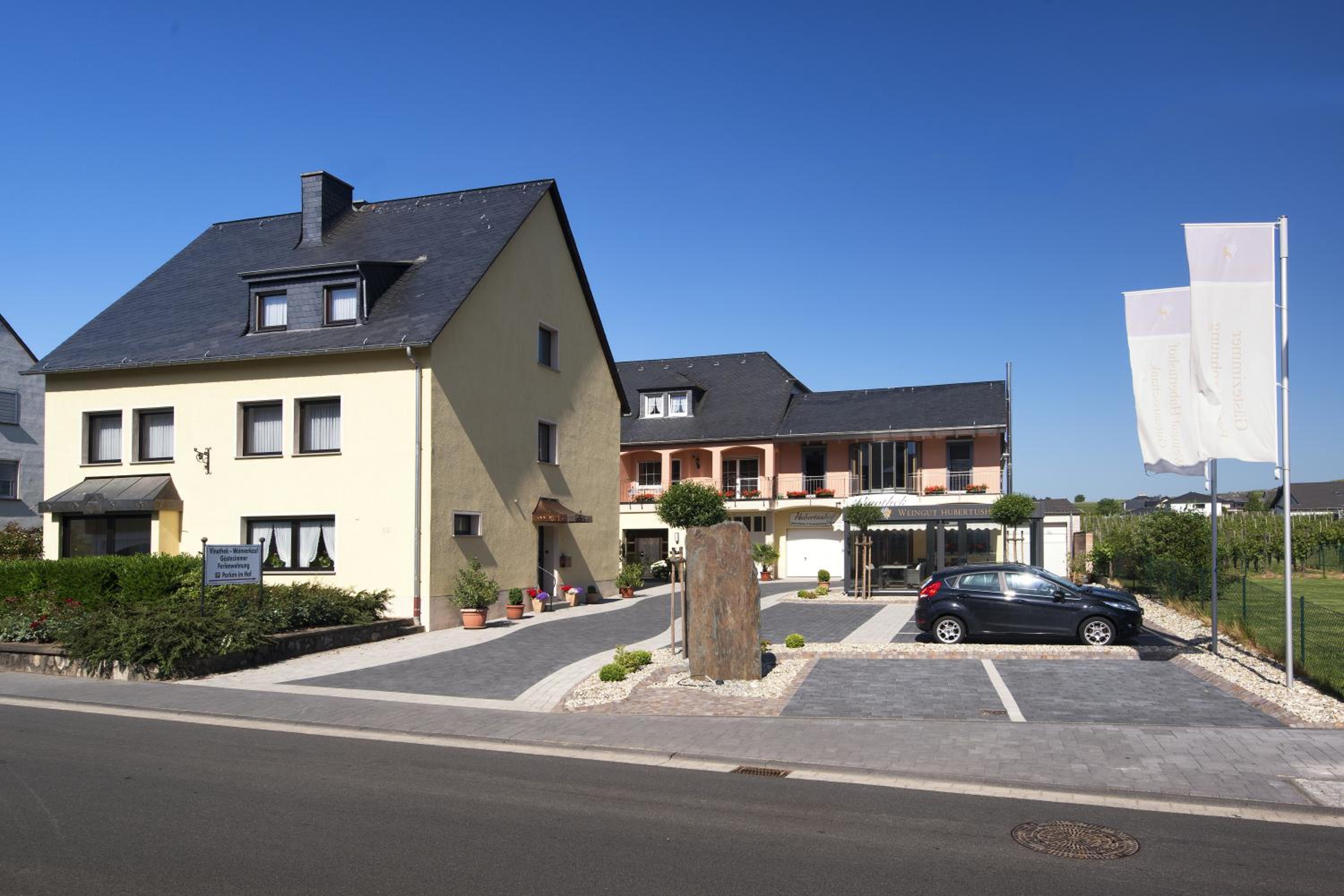 Hotel Moselweingut & Gästehaus Hubertushof - Image 1