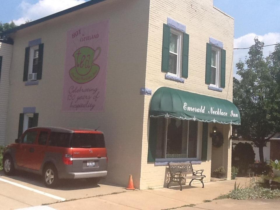Emerald Necklace Inn Bed and Breakfast view 2