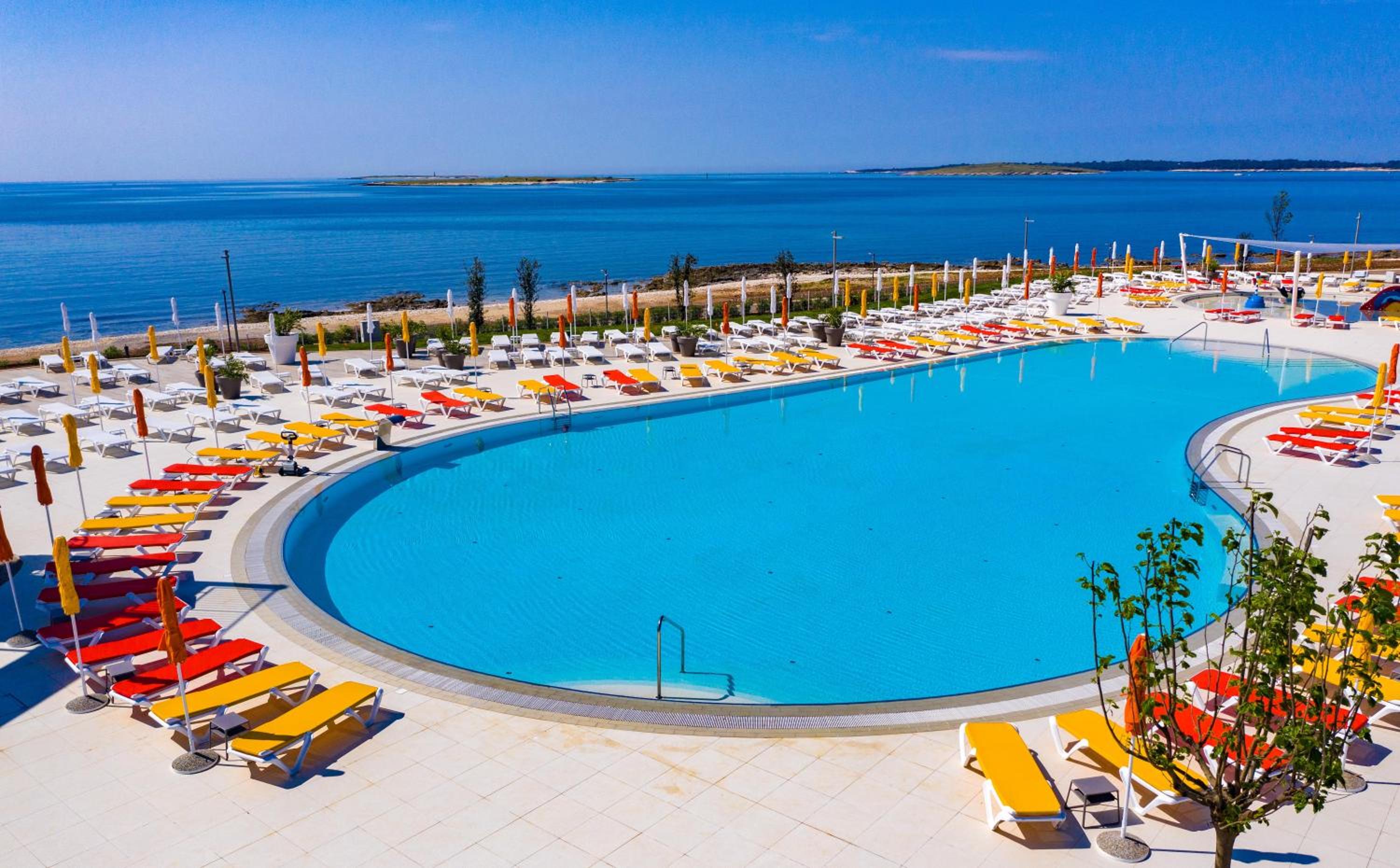 Kazela Apartments