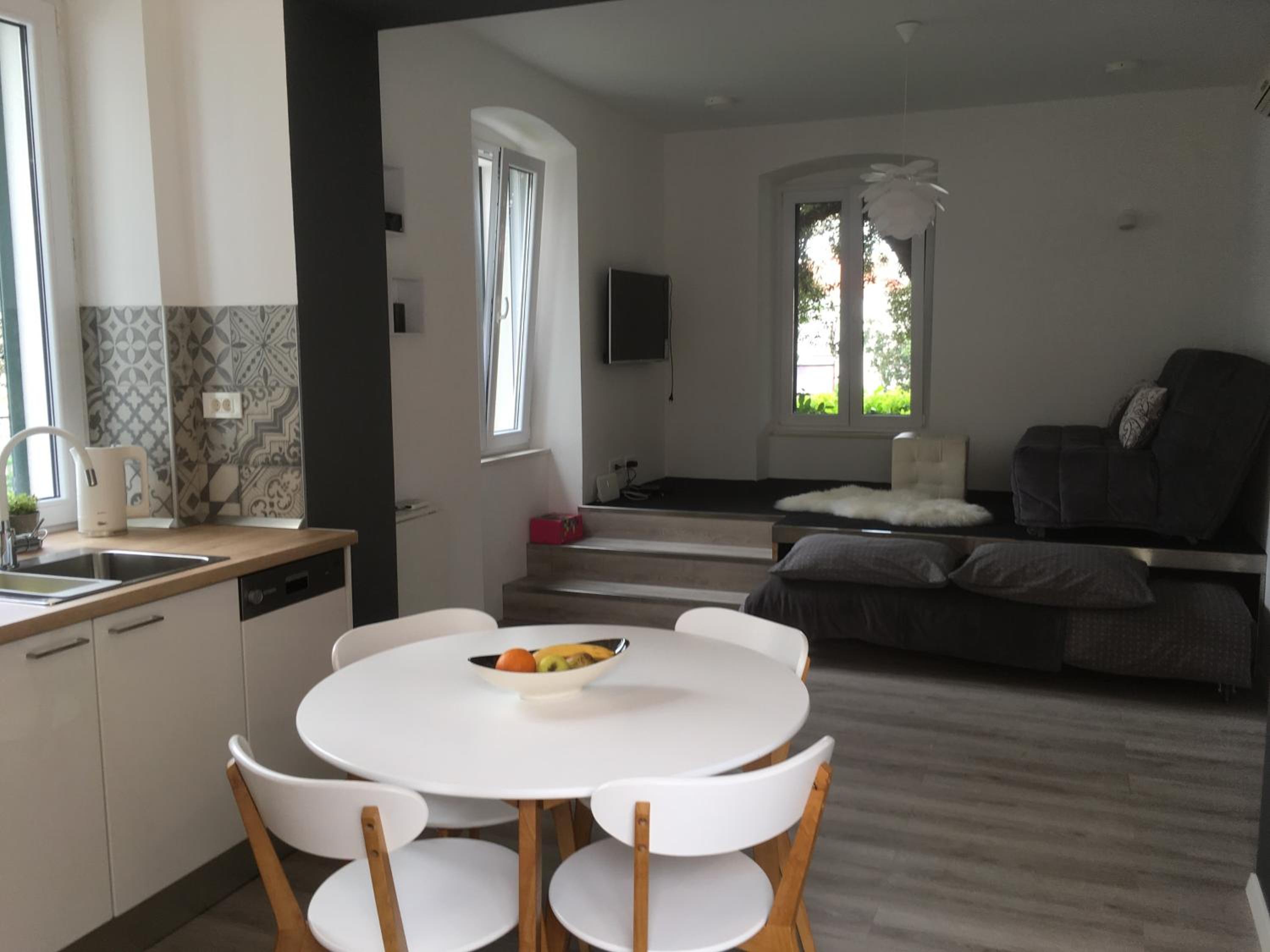 Vana & Tea Luxury Studio Apartment view 5