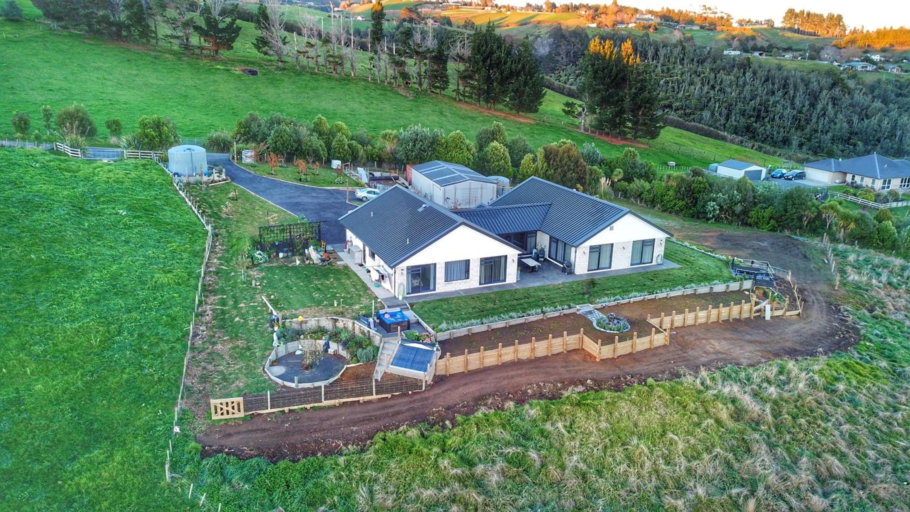 Arohanui Rural Retreat B&B view 3