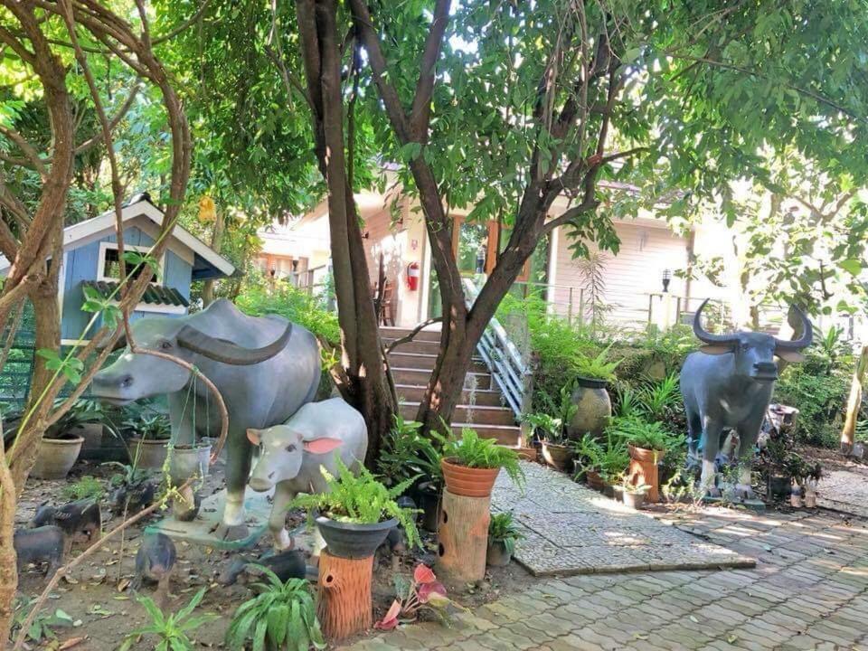 Damnoen Care Resort