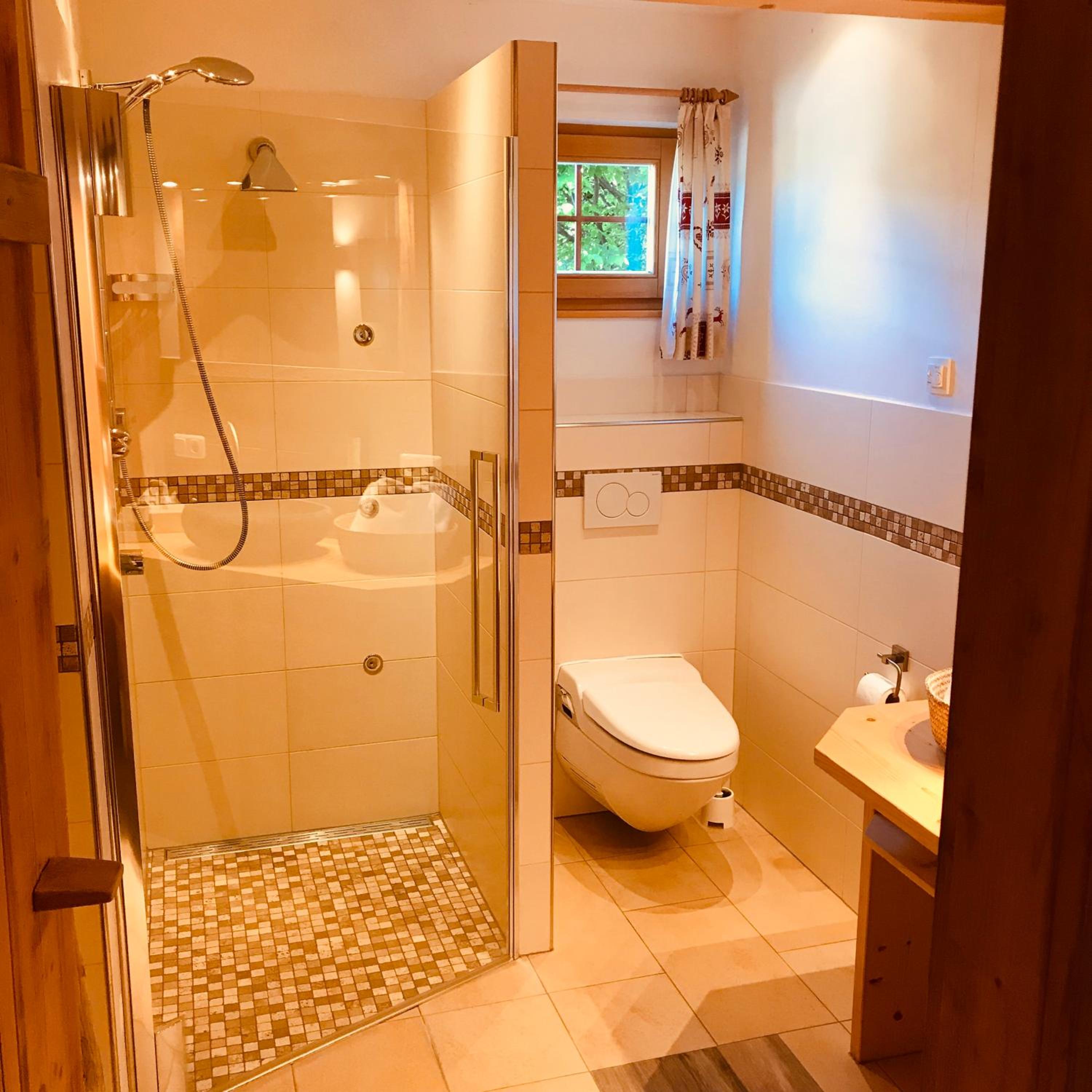 Dorfchalets & Apartments - in Kaprun centre including FREE entry Tauern Spa and Summer Card
