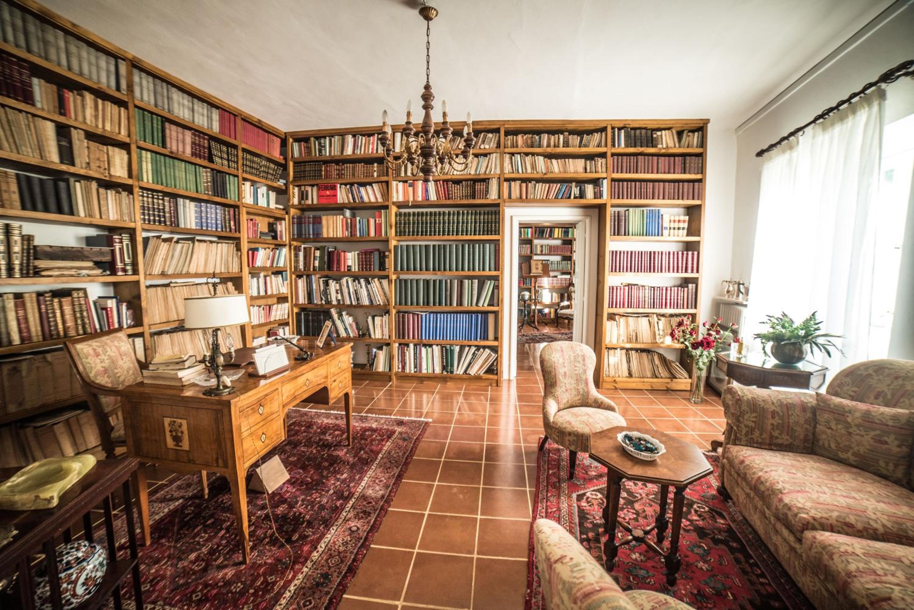 Palazzo Pulieri view 4