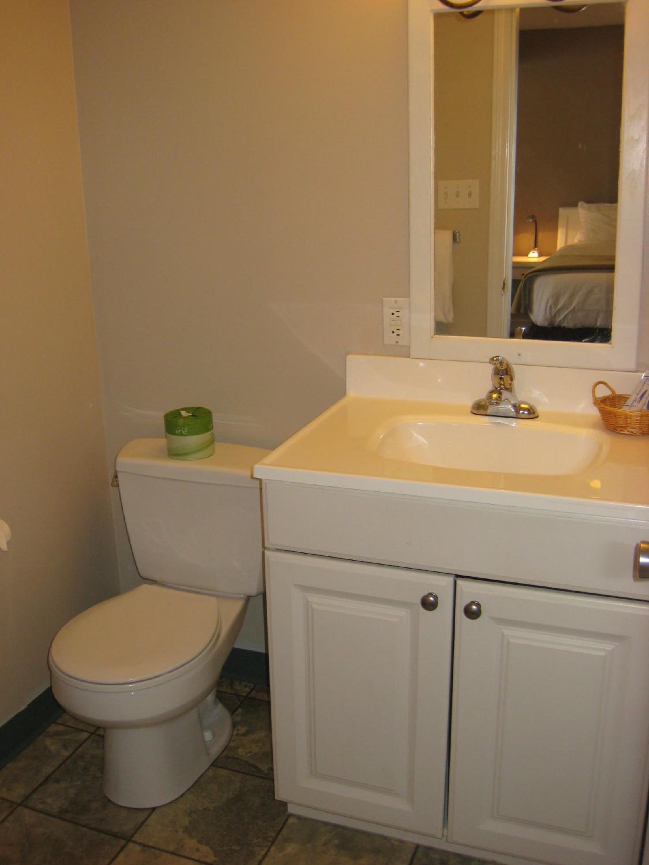Monashee Lodge