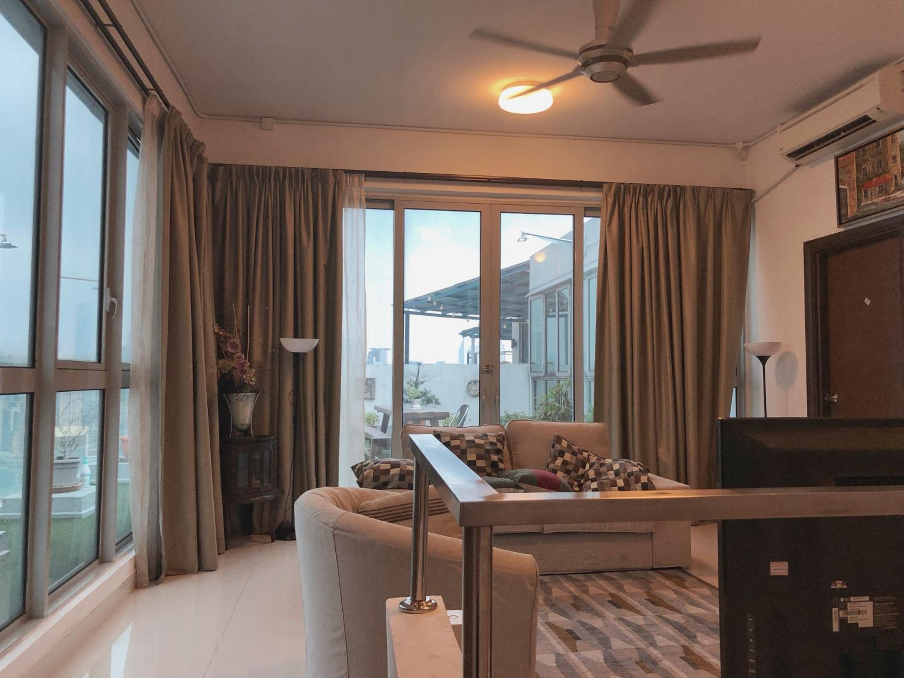 Penthouse on 34 - The Highest Unit and Best Views in Regalia & Private Rooftop Terrace
