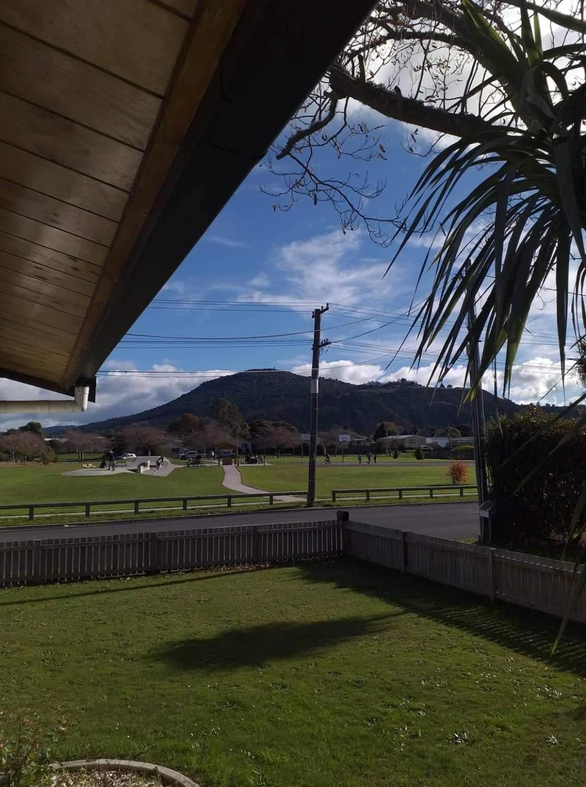Cosy n Central Rotorua 2BR Entire House & Studio -summer only view 5
