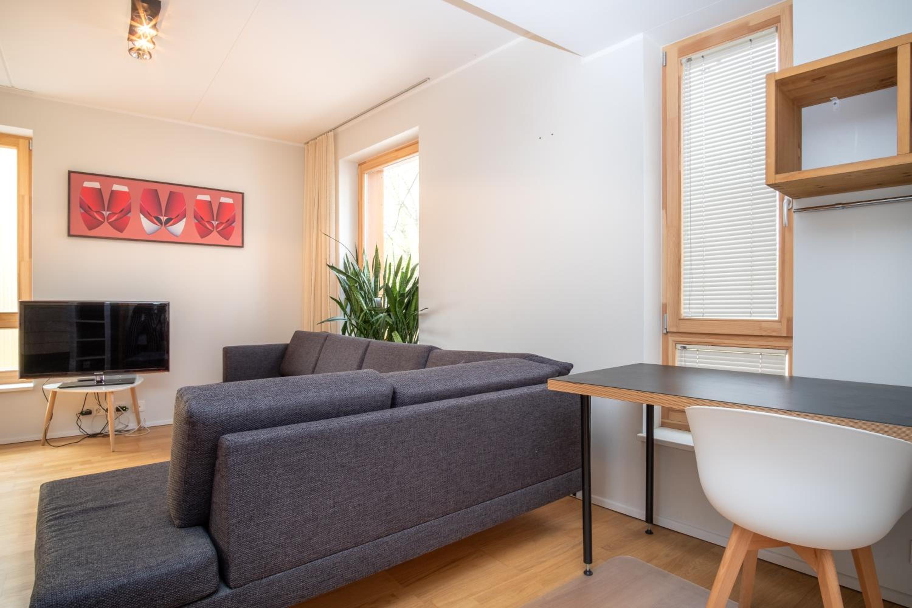 Dream Stay - Stylish Apartment near Old Town with Free Parking view 5