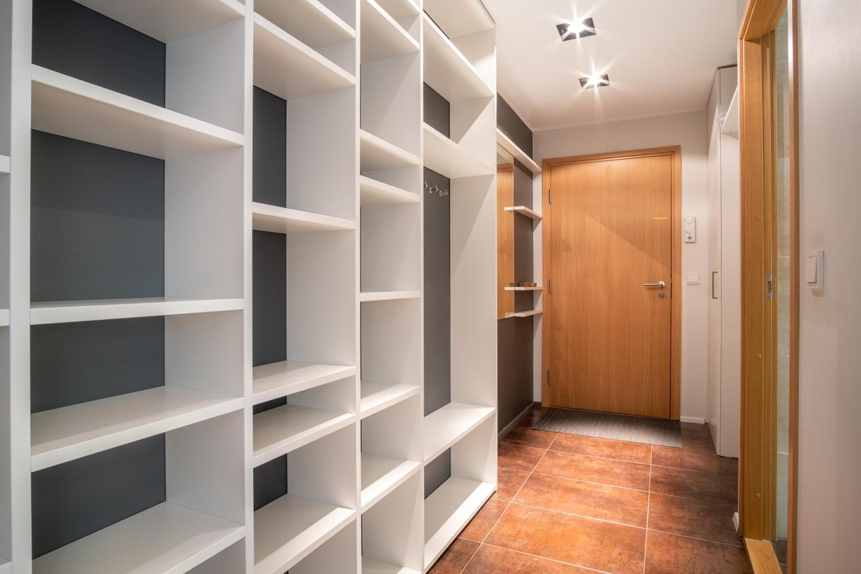Dream Stay - Stylish Apartment near Old Town with Free Parking view 2