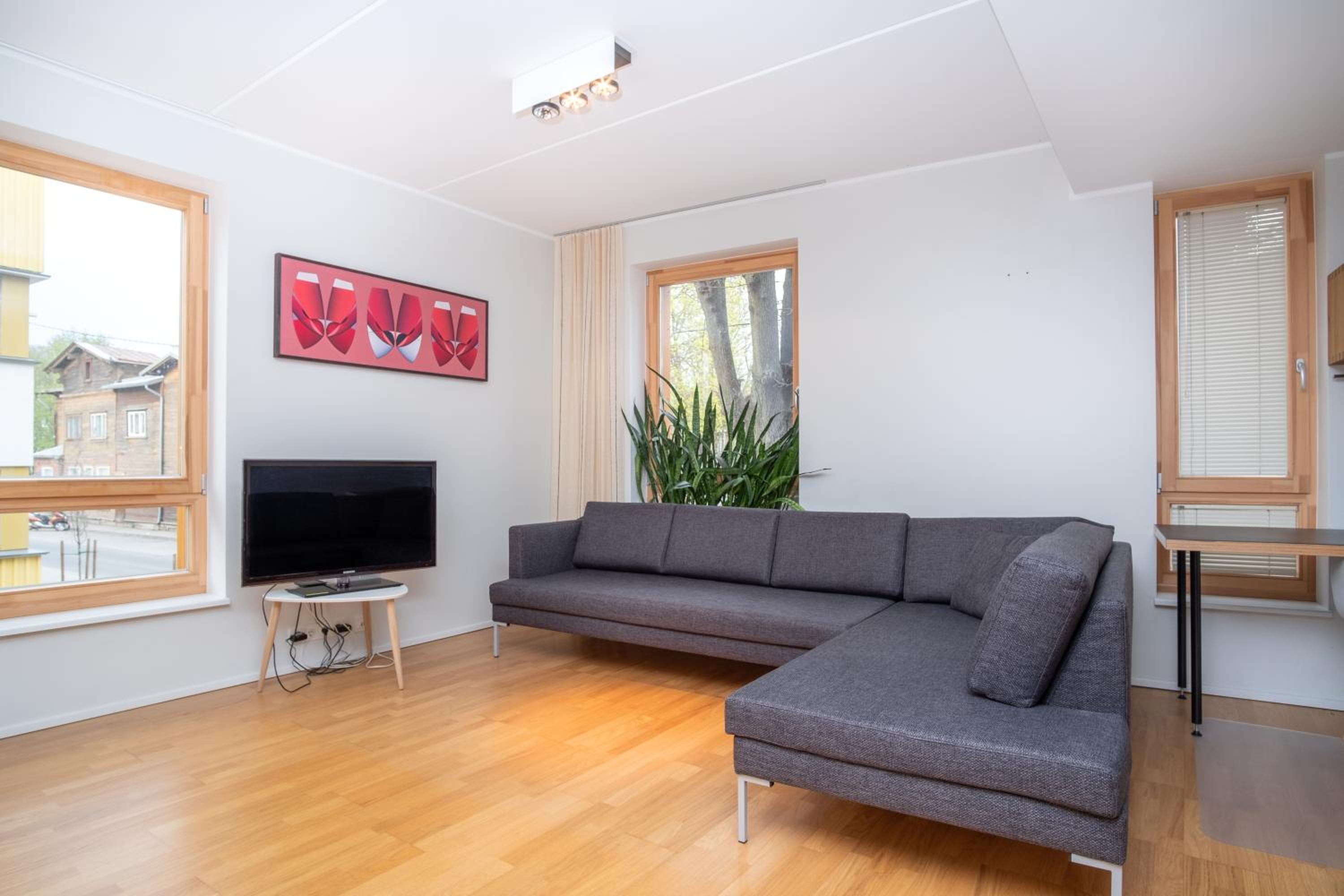 Dream Stay - Stylish Apartment near Old Town with Free Parking view 3