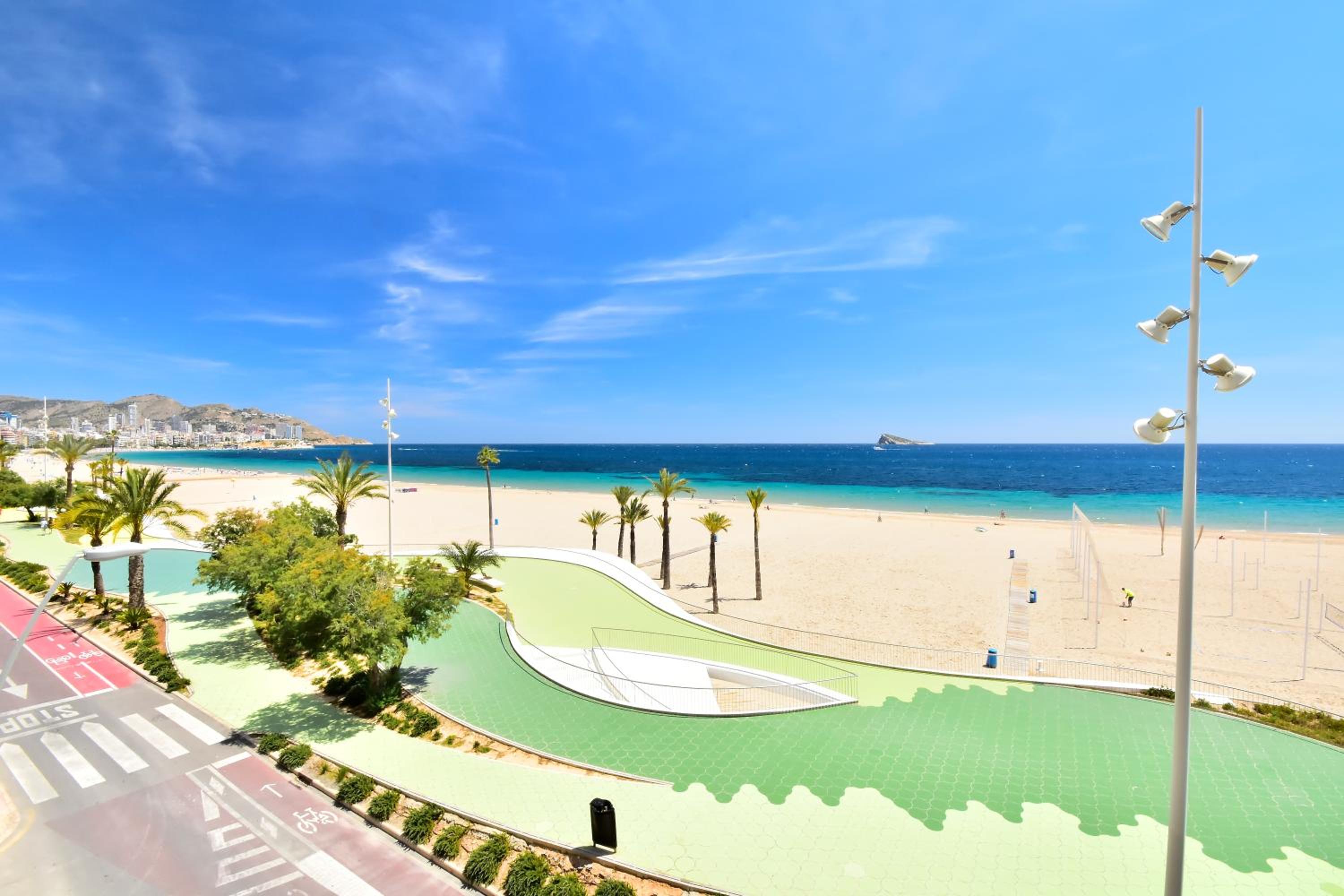 CL LUXURY APARTMENT FIRST LINE BEACH view 2