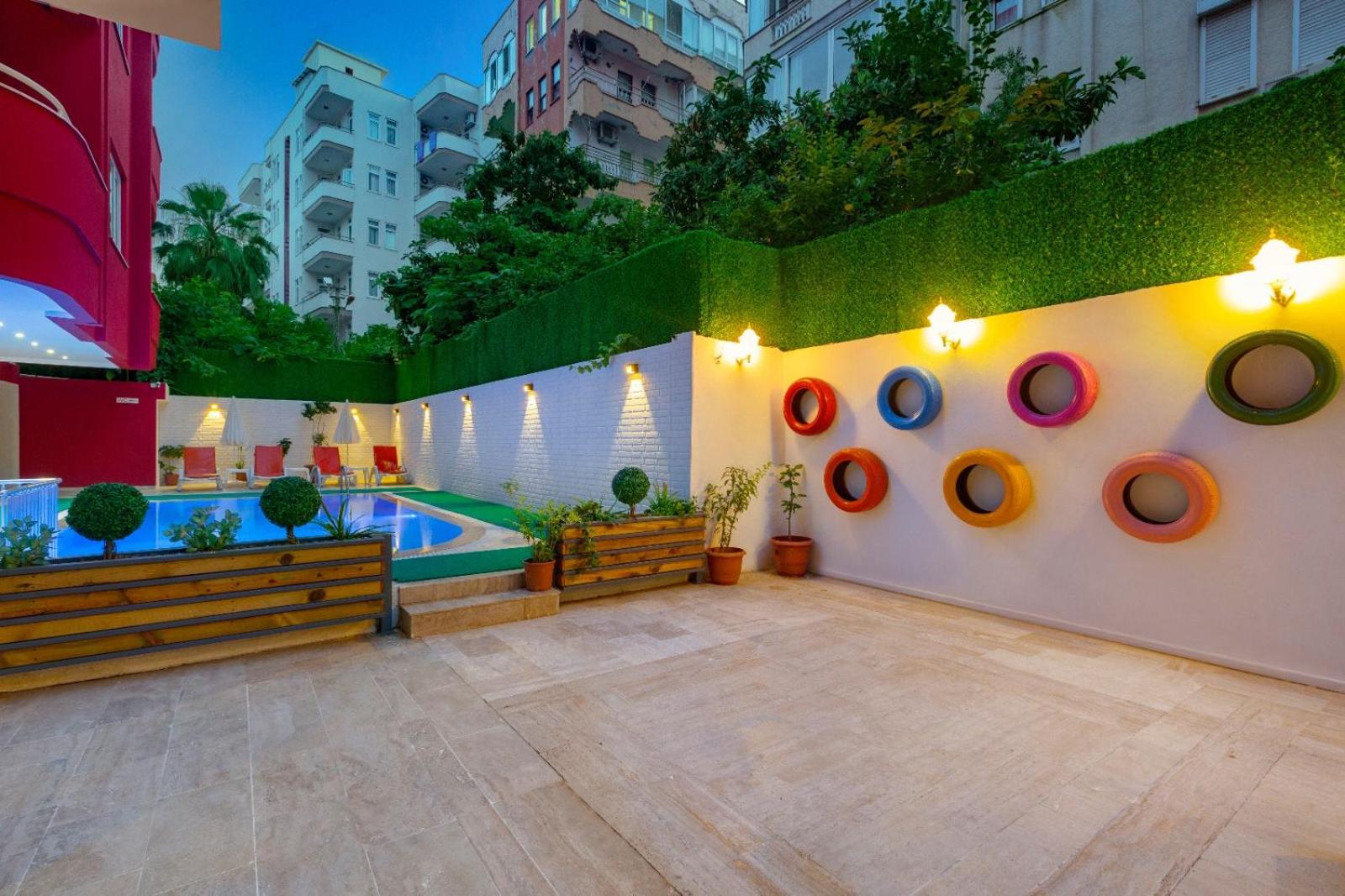 Twin Apart Hotel - Image 45