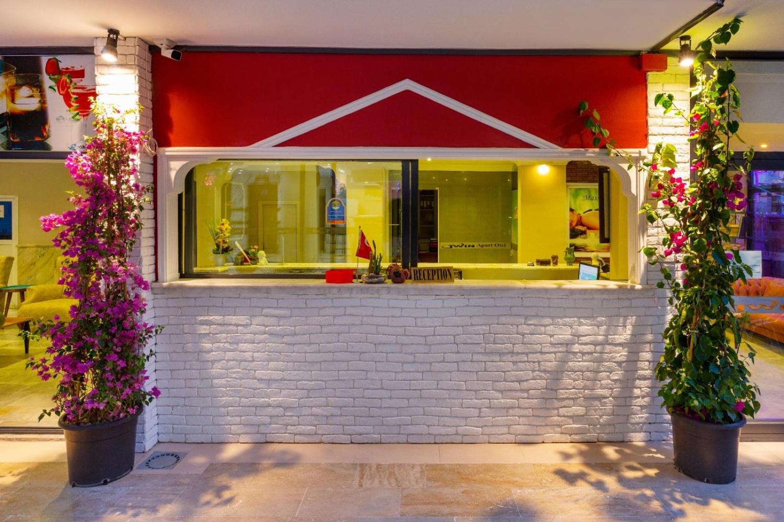 Twin Apart Hotel - Image 62