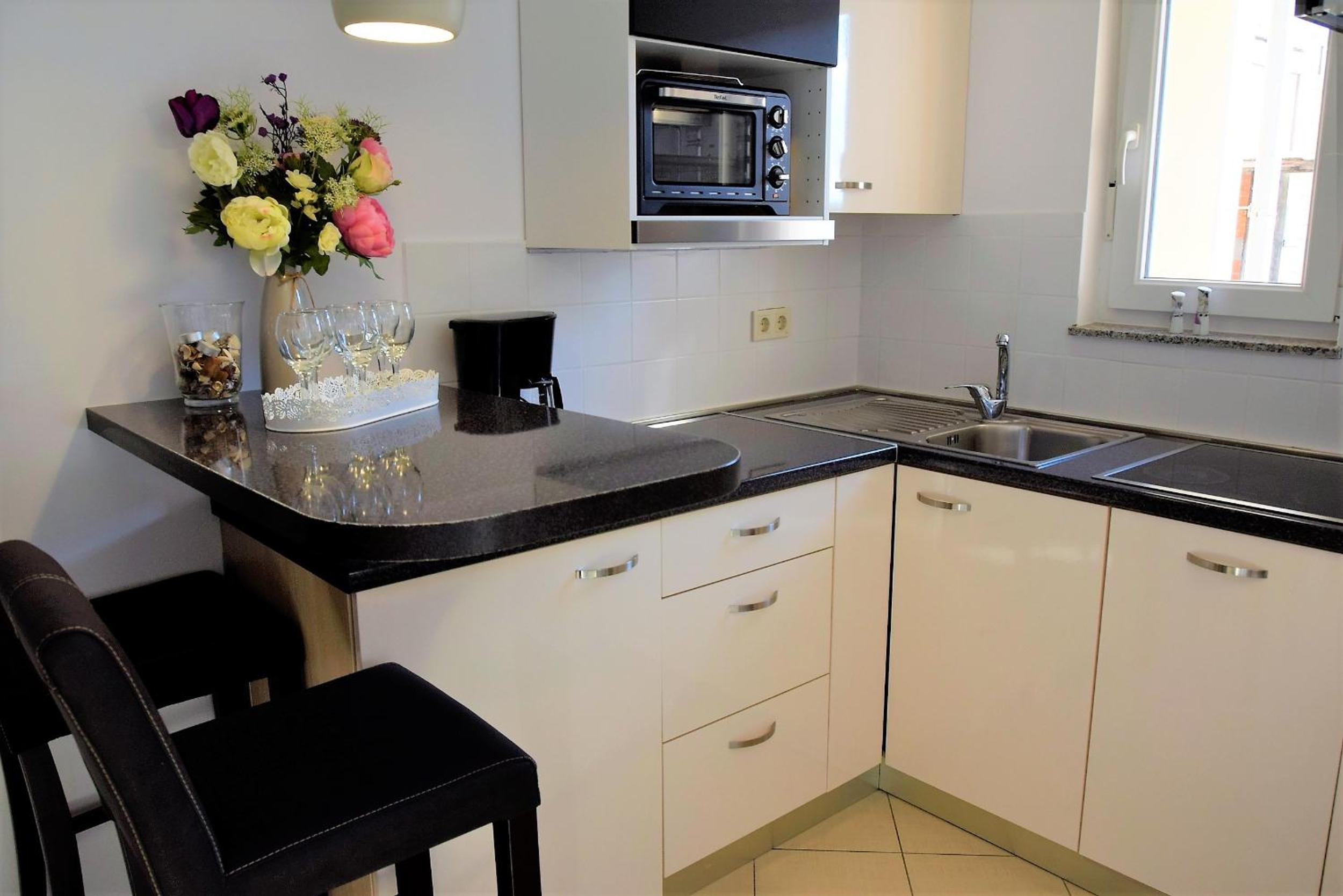 Blue SUNSHINE RAB en Rab — kitchen