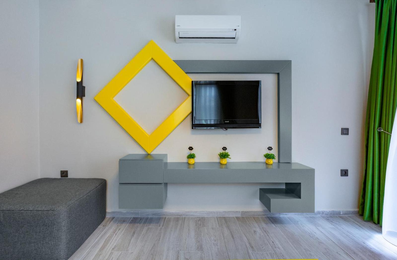 Twin Apart Hotel - Image 70