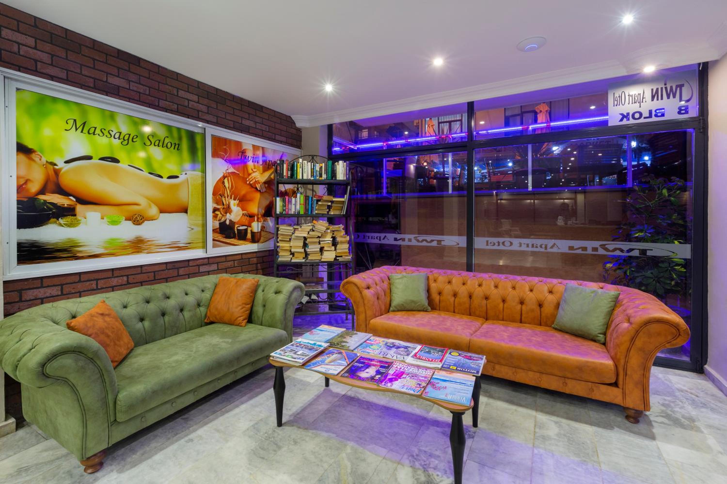 Twin Apart Hotel - Image 56