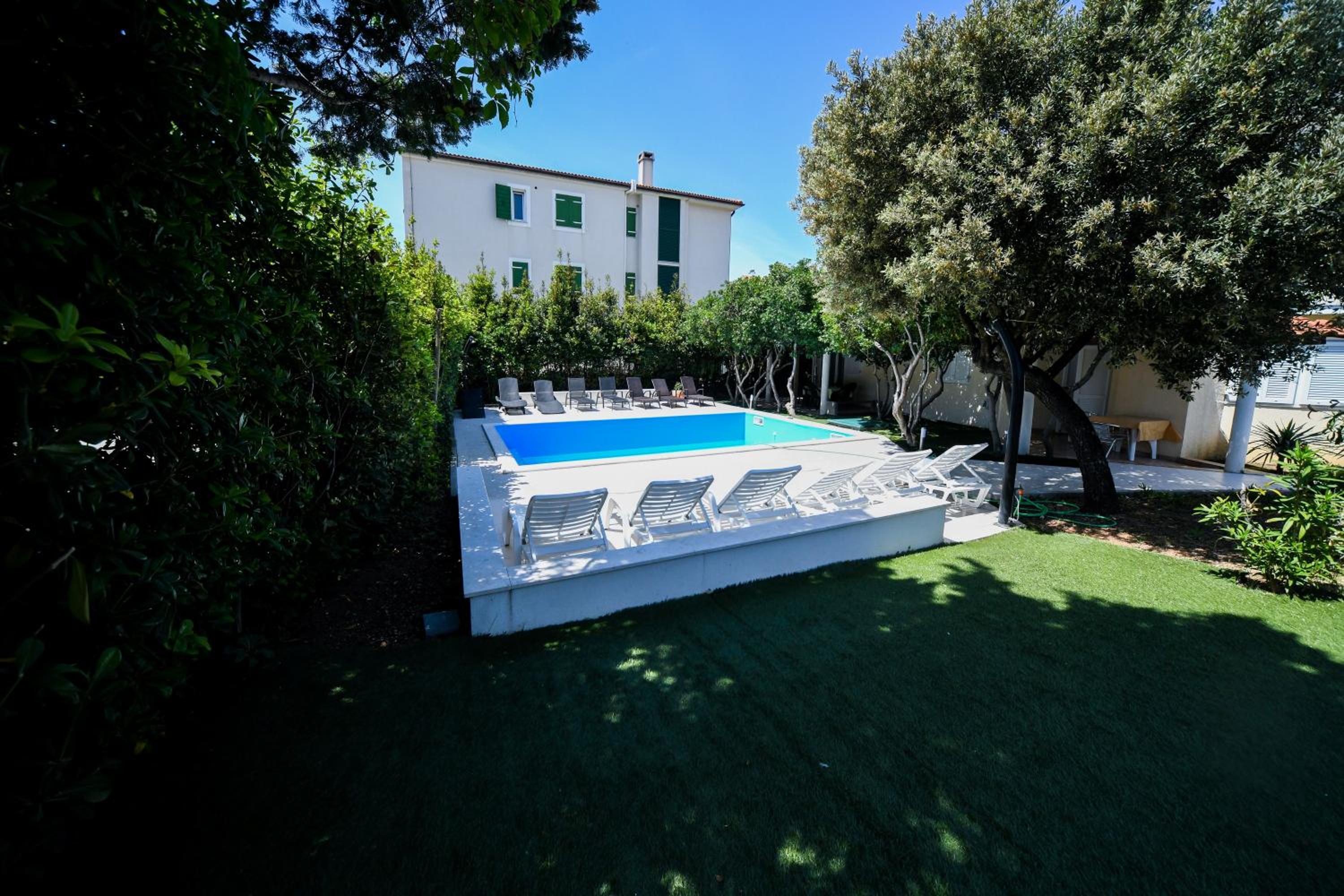 Apartments Dvori Novalja view 3