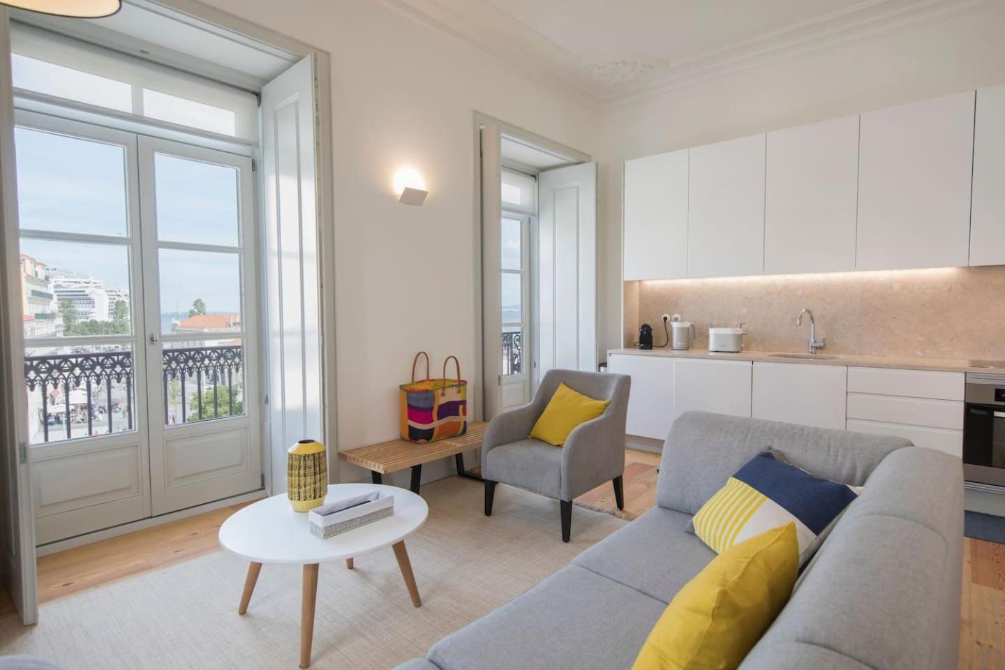 Unique 2 Bdr Apt River View Baixa Alfama C view 2