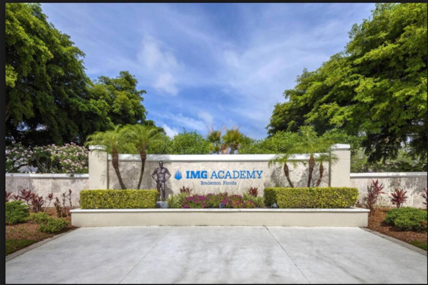 Near Beaches & IMG Academy, Mins to Downtown view 3