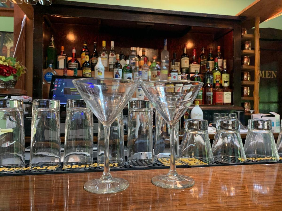 bar