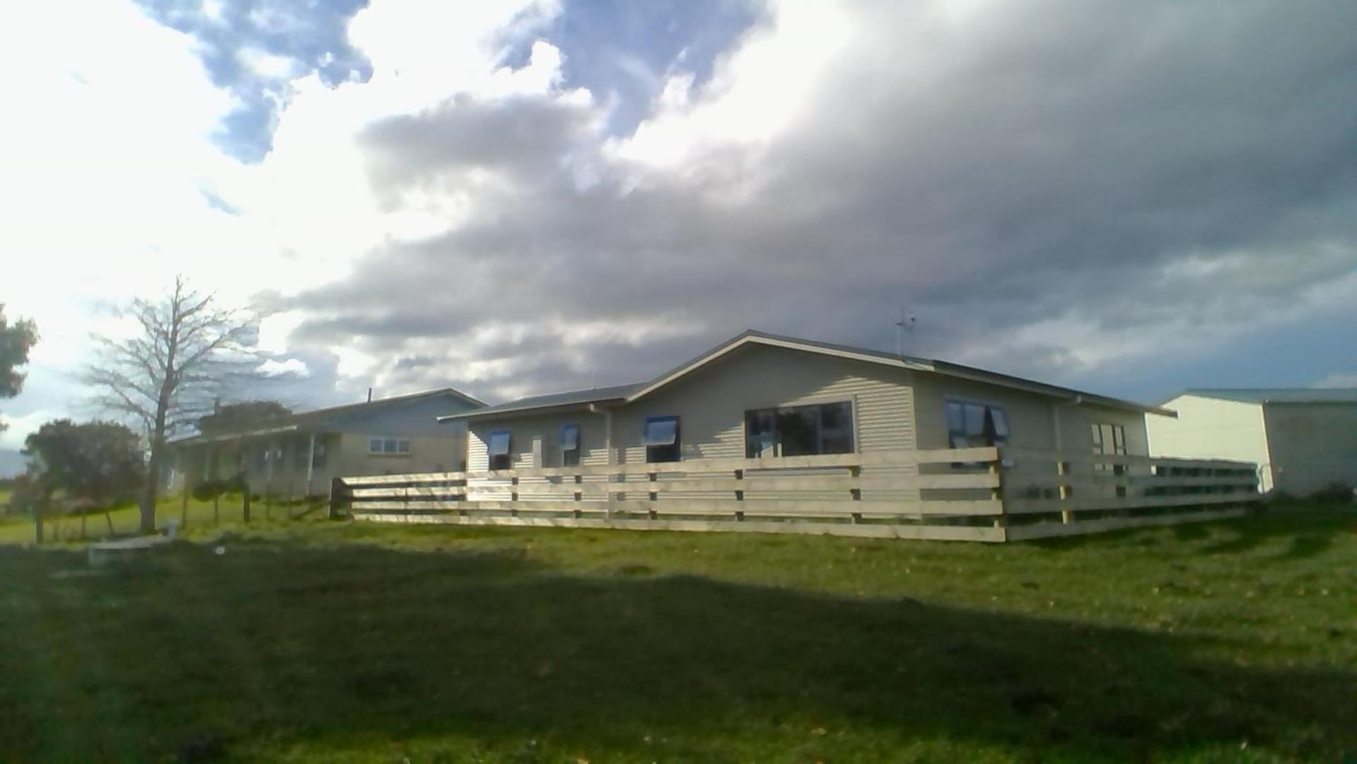 Waihakeke Cottage