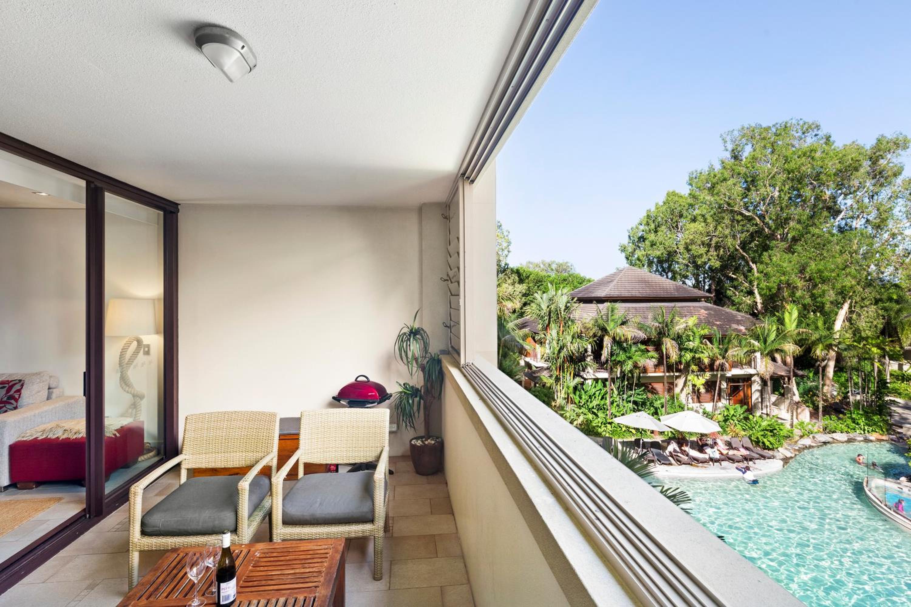 Temple 304 Modern Spacious Palm Cove Resort