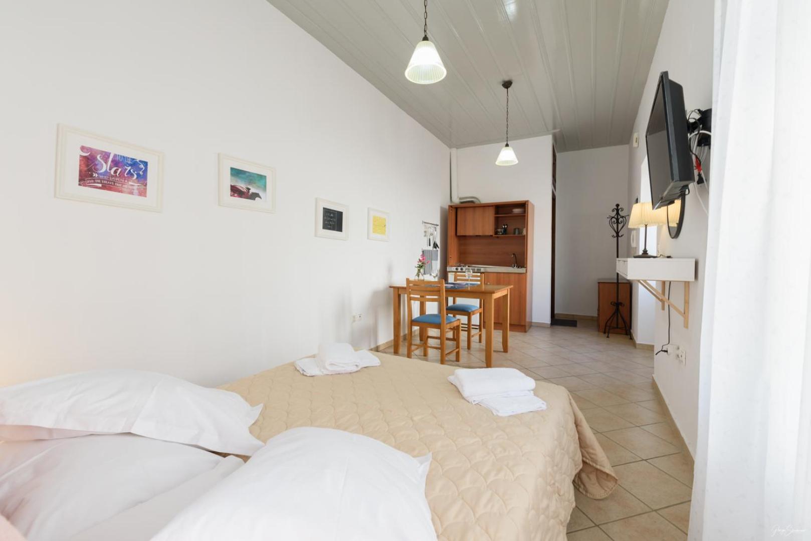 Astraea en Hydra — hotel room