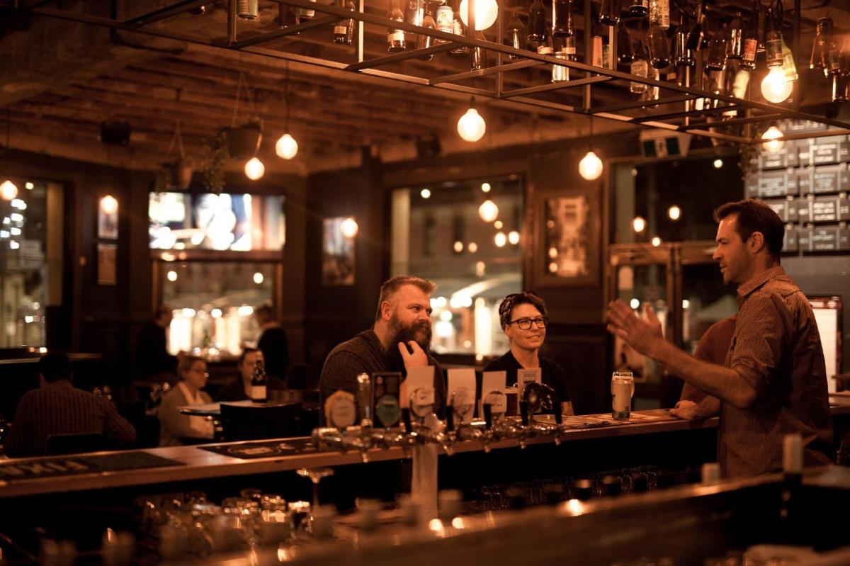bar