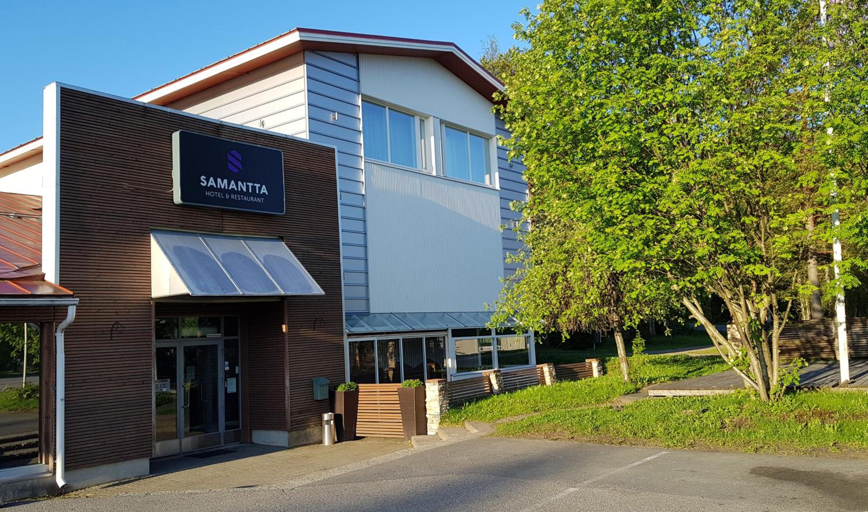 Hotel Samantta Hotel & Restaurant - Image 1