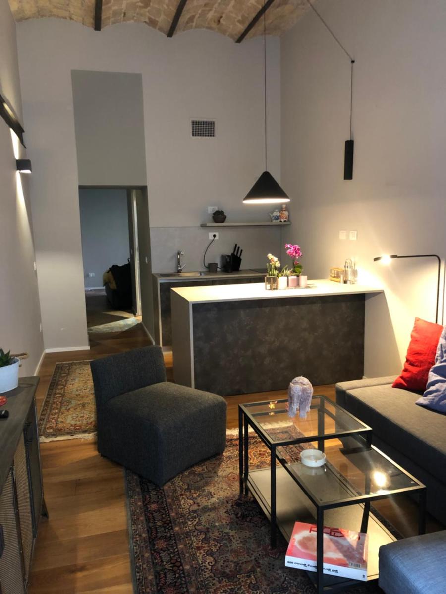 Home in Trast