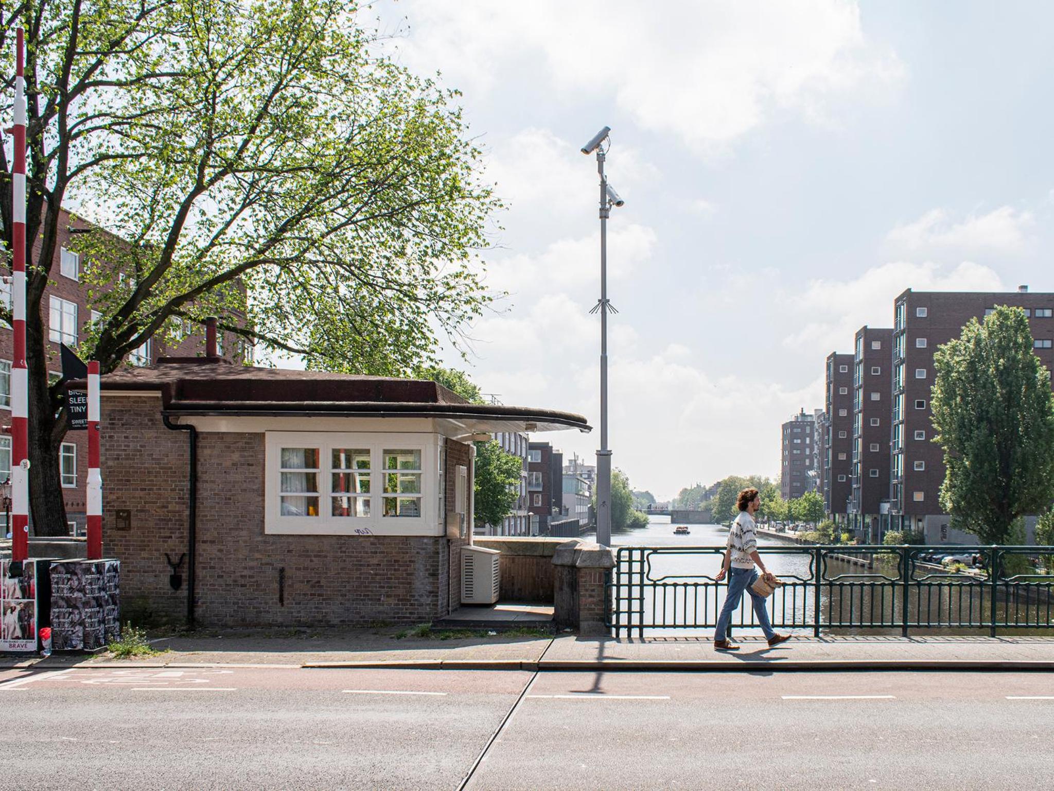 SWEETS - Van Hallbrug