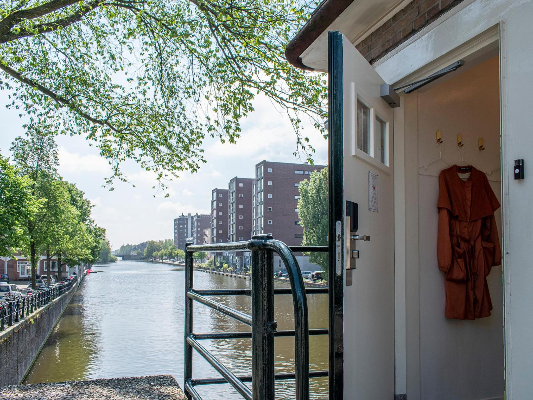 SWEETS - Van Hallbrug