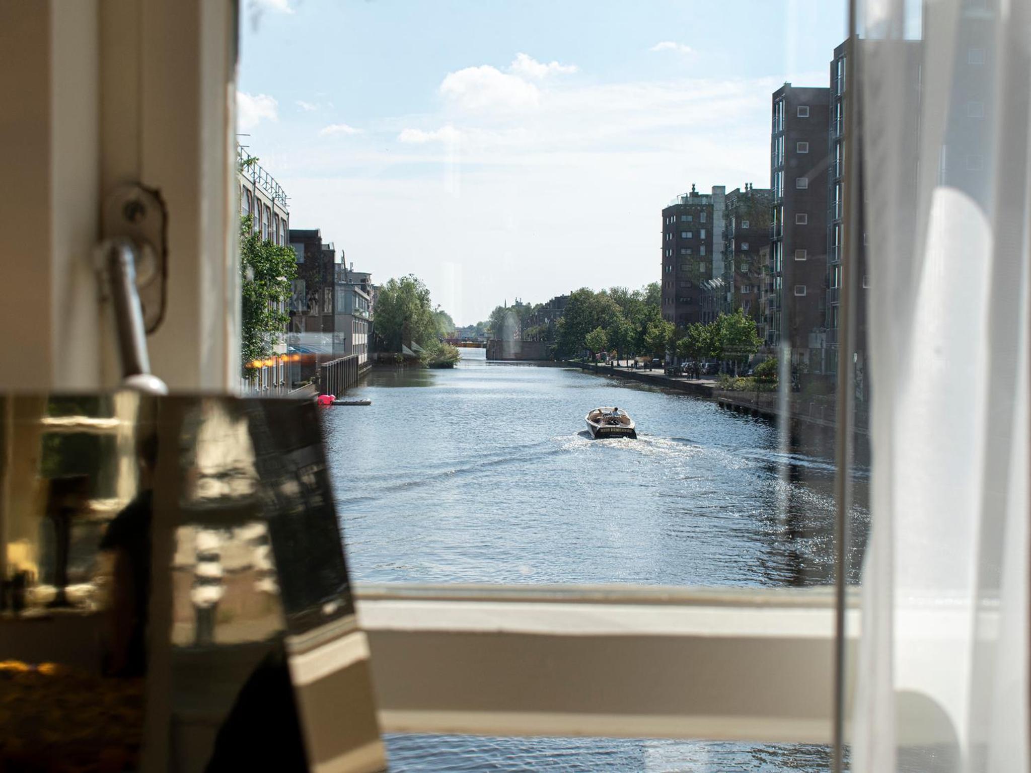 SWEETS - Van Hallbrug