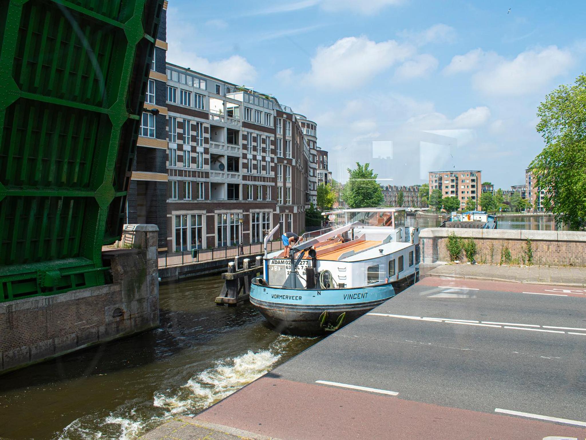 SWEETS - Van Hallbrug