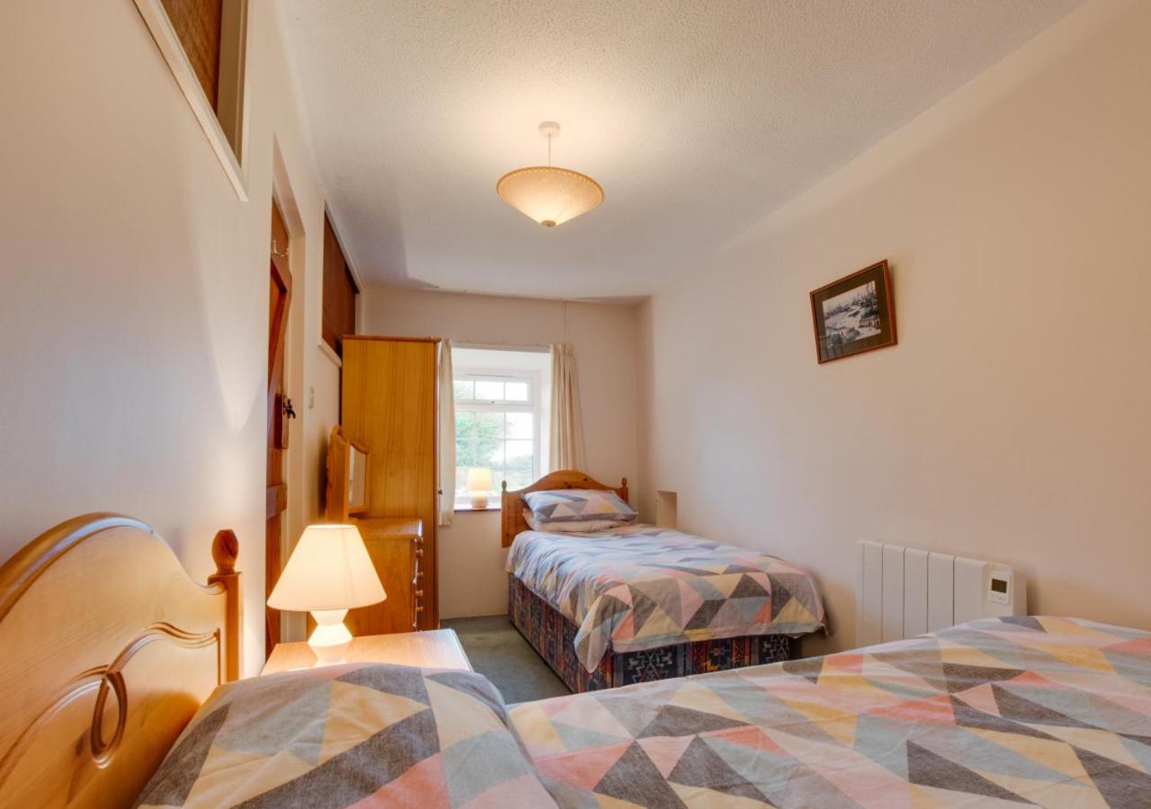 Plas Bach view 3