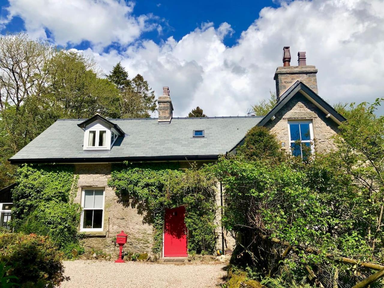 Woodhaven - Luxury 4 bedroom rural retreat with hot tub near to Lake District view 2