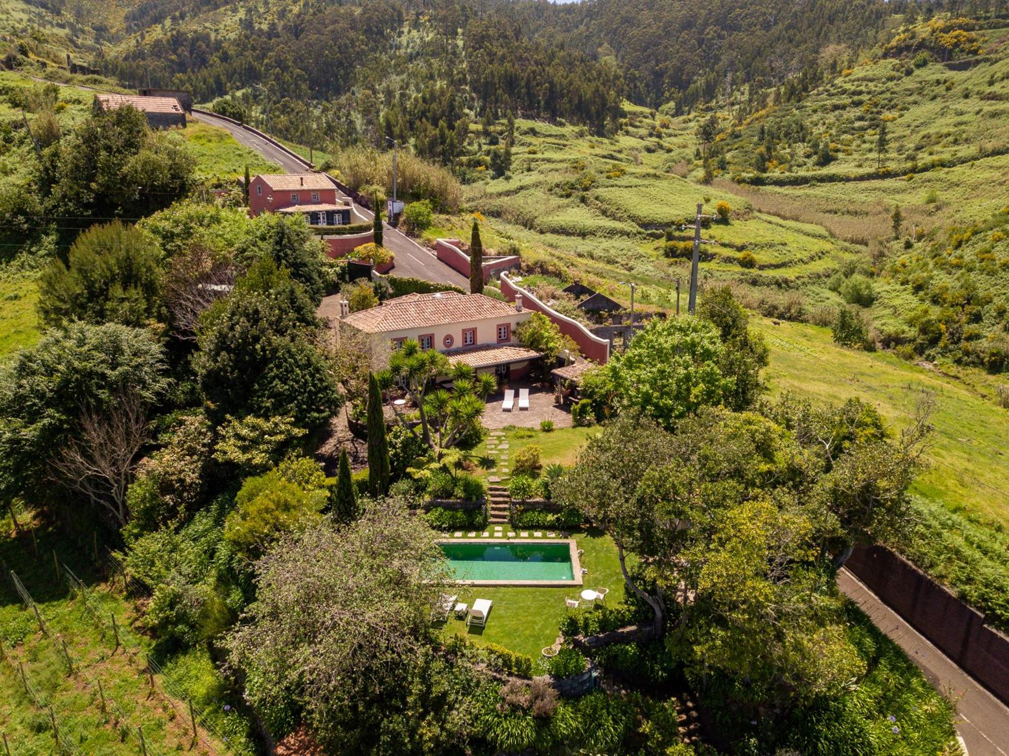 Casa da Muda Cottages & Villa view 2